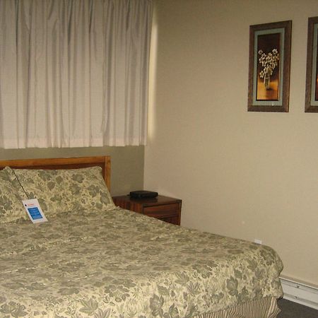 Continental Inn Cheboygan Buitenkant foto